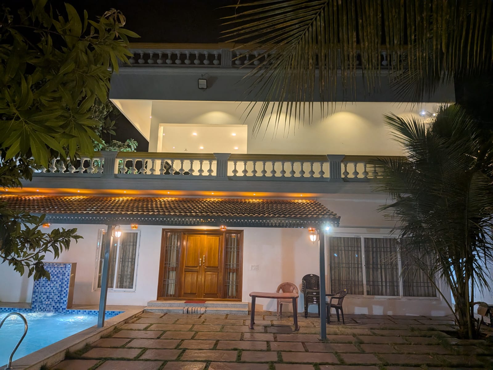 Exterior 3